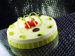 Originale Torta Vaniglia E Pistacchio Di Iginio Massari Tutta La Ricetta Pan Di Spagna Crema Bavarese Pista Torta Alla Vaniglia Torte Impiattamento Dessert