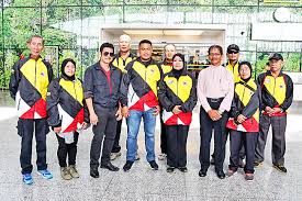 Jasa ibu yang mengandungkan kita dan bakti bapa yang membela kita sehingga dewasa tidak mampu dibalas dengan emas permata atau wang ringgit. Borneo Bulletin Online
