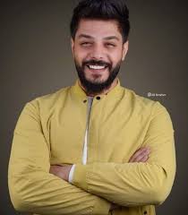 نشأت في عائلة فنية حيث كان والدها عازفًا للعود، وأختاها هما المغنية والممثلة مرام والممثلة مي البلوشي. Ù…Ù† Ù‡Ùˆ Ø§Ù„ÙÙ†Ø§Ù† Ø¹Ù„ÙŠ ÙŠÙˆØ³Ù ÙˆÙŠÙƒÙŠØ¨ÙŠØ¯ÙŠØ§ Ø§Ù„Ø³ÙŠØ±Ø© Ø§Ù„Ø°Ø§ØªÙŠØ© Ø®Ø·ÙˆØ§Øª Ù…Ø­Ù„ÙˆÙ„Ù‡
