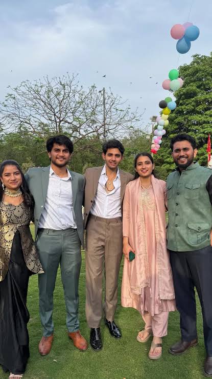 Himanshu Awasti y su familia en bodas inolvidables