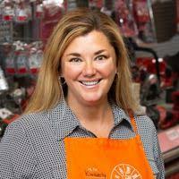 Crystal Hanlon's Instagram, Twitter & Facebook