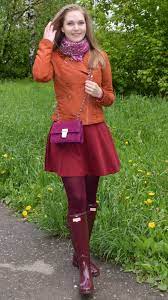 Here i am in my exy pantyhose and red overknee boots. Rainy Summer As First Seen On Blog Fashion Easily Here Rainy Summer She Is Wearing Tights Similar Fashion Tights Colored Tights Outfit Rainboots Outfit