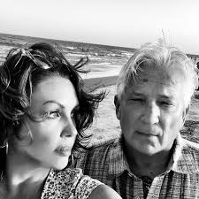 Is Siesta Beach a good spot for shell hunting?