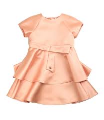 Si tratta del secondo capitolo della saga di videogiochi red dead cominciata nel 2004 con red dead revolver. Elisabetta Franchi La Mia Bambina Abito Rosa Antico Egab65ra53 Carmenboutique It