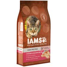 Whether your cat likes dry food, wet food or a mix of both, we have a variety of high protein cat food products she'll love. Iams Proactive Health High Protein With Chicken Salmon Adult Dry Cat Food 6 Lb Walmart Com Walmart Com