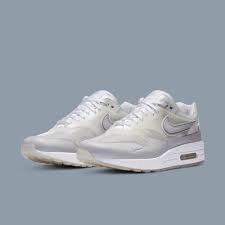 Snkrs provides inside access to the latest launches. Nike Snkrs App Birthday Grailify