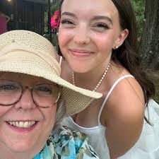 Carol Risner's Instagram, Twitter & Facebook