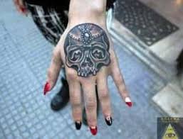 Digo versátil porque se puede combinar estas letras con casi cualquier otro diseño que se desee, de origen chino o. Tatuajes En Las Manos Significados Fotos Precios Y Opiniones