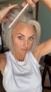 Ellen Huggins's Instagram, Twitter & Facebook