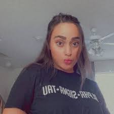 Deanna Alva's Instagram, Twitter & Facebook