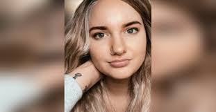 Renee Bentley's Instagram, Twitter & Facebook