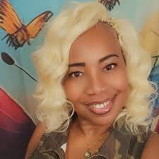 Shoutout to my girl Linda for always choosing me for her birthday beauty  beat. She's going to always remind me that she wants a simple look without  a lot. Glad to be