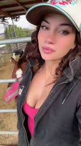 Colleen Roselyn (@colleen.roselyn)’s videos with original sound