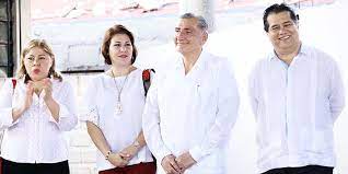 We did not find results for: Acompanado De Su Esposa La Presidenta Honoraria Del Dif Tabasco Dea Isabel Estrada De Lopez Y Del Secretario De Educacion Del Estado Guillermo Narvaez Osorio El Gobernador Adan Augusto Lopez Hernandez Encabezo