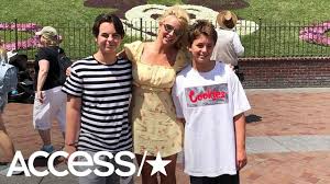 Комментариев — britney spears (@britneyspears) в instagram: Britney Spears Sons Look All Grown Up During Family Day At Disneyland Youtube