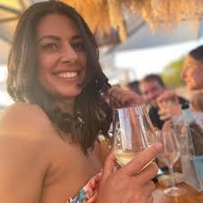 Can the viz be TOO good? 🤔 Epic shot again by IG user tomsonsn at  Barracuda Lake in the Philippines