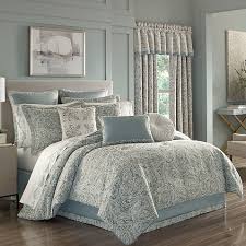 Luxury decorative pinch pleated comforter sets are made out of hypoallergenic microfiber face, backing, and filling. Pin On Blue Bedrooms