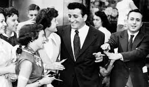 Music video by tony bennett;shawn colvin performing young at heart. Tony Bennett S Heart Is Most Definitely In New York