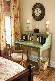 A Place To Write In A Cottage Bedroom Small Cottage Interiors Country House Interior Cottage Interiors