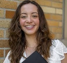 Lori Beno's Instagram, Twitter & Facebook