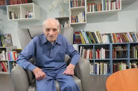 Cycliste mascotte de l'ardéchoise, robert marchand a célébré son ultime anniversaire le 26 novembre dernier à son ehpad de la région parisienne. Portrait Robert Marchand 109 Ans Se Met Au Velo D Appartement La Marne