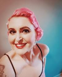 Jessie Hastings's Instagram, Twitter & Facebook