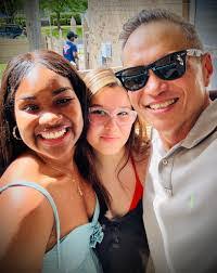 Rebecca Linker's Instagram, Twitter & Facebook