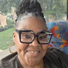 Hello Peeps 🤓😎 #sassysaturday 🖤 Good old fashion bus trip 😂