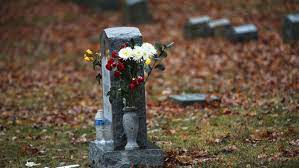 Jewish funerals typically feature a range of customs. Milwaukee Area Jewish Community Adjusts Funeral Traditions In Pandemic