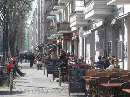 We did not find results for: In De Simon Dach Strasse Vind Je Vele Cocktailbarretjes En Kan Je Echt Mengen Met De Locals Die Hier Zelf Ook Graag Verblijven Berlijn