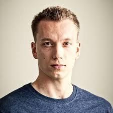 Derek Sanford (@banjosteve56)