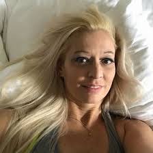 Monique Summers's Instagram, Twitter & Facebook