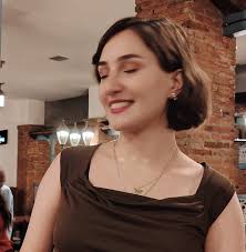 Guess who i spotted in Gilmore girls..... Love this chick in TVD!!!!