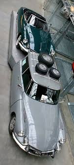 Citroen Ds Autos Und Motorrader Oldtimer Autos Futuristische Autos