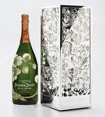 Magazine Specialise Sur Le Monde Du Vin En Suisse Romande Perrier Jouet Bouteille De Vin Badoit Spiritueux