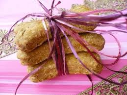 Bak Je Eigen Hondenkoekjes Je Hond Vindt Ze Heerlijke En Ze Zijn Eigenlijk Best Eenvoudig Om T Hondenkoekjes Recepten Hondenkoekjes Zelfgemaakte Hondenkoekjes