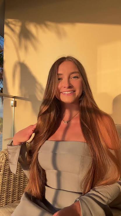 Skylar Mae: The Instagram Model and Digital Creator Behind @officialskylarmaexo