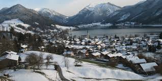 Wohnung zur miete in schliersee neuhaus, schliersee · wohnung · dachgeschosswohnung · balkon diese neuwertige wohnung, die im zweiten stock liegt, besticht durch eine gehobene innenausstattung und kann zum 15.10.2021 bezogen werden. Bezahlbares Wohnen In Schliersee Freie Wahler Gemeinschaft