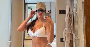 Georgina Rodríguez questiona padrões de beleza ao rebater críticas ao corpo