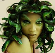 Zoe Carr (@ZoeSaraCarr)