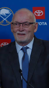 Lindy had words for Rayzor 😂