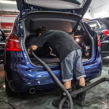 Thereafter, we'll use car shampoo to clean with fine sponge to remove dirt. Car Wash Vacuum Kgc Workshop