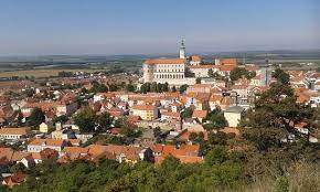 Po cestě míjíme celkem 14 kapliček. Vyhled Na Mikulov Ze Svateho Kopecku Picture Of Svaty Kopecek V Mikulove Mikulov Tripadvisor