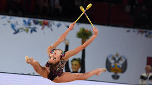 Израильтянка линой ашрам обыграла россиянок дину и арину авериных. Dina Averina Pobedila V Mnogobore Na Etape Gran Pri Po Hudozhestvennoj Gimnastike V Moskve Novosti Sport Kommersant