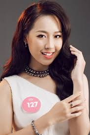 Cô gái tặng hoa Tổng thống Trump: Biết 4 ngoại ngữ, giảm 19kg thi Hoa hậu  Việt Nam