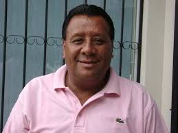 El narrador Róger Ajún fichó con Multimedios