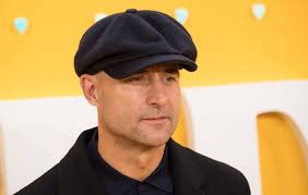 daniel craig flat cap