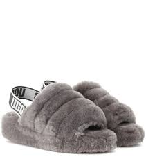 Men's slippers, shoes, men, slippers $ 99.95. Ugg Fluff Yeah Fur Slides For A Shoe That Can Be Worn In And Out Of The House This Fluff Yeah Style From Ugg Doesn T Only Look Go Uggs Pantoffeln Lammfell
