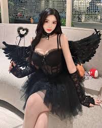 dj amber na nude upskirt peek