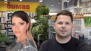 ג'קי אזולאי ממאסטר שף מלמדת את יורם סוויסה להכין דג מרוקאי. ×' ×§×™ ××–×•×œ××™